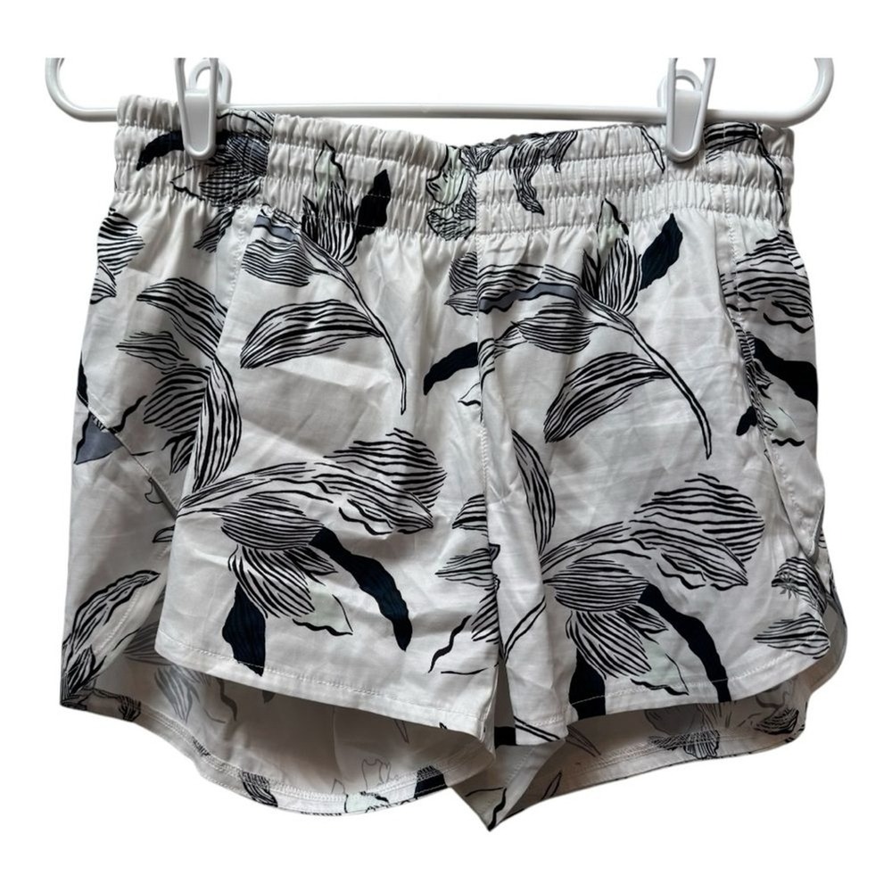 White Navy Floral Print Athleta Shorts Women's Elastic‎ Waist Quick Dry